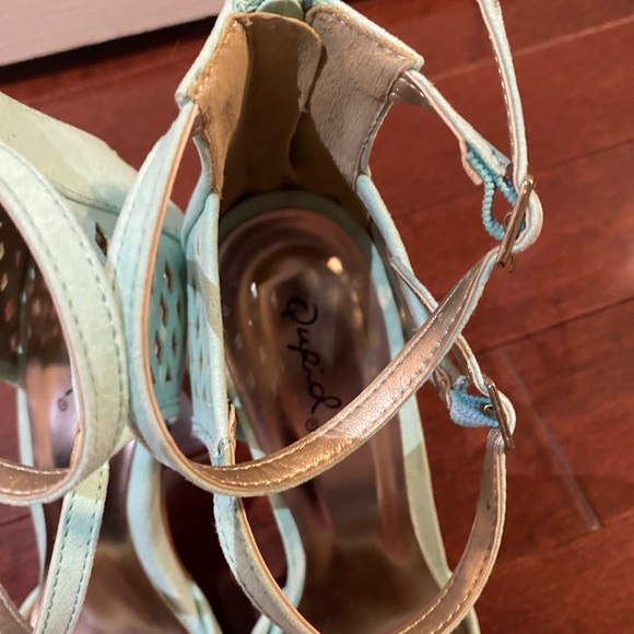 Mint green pointed toe heels size 8 - Picture 7 of 13